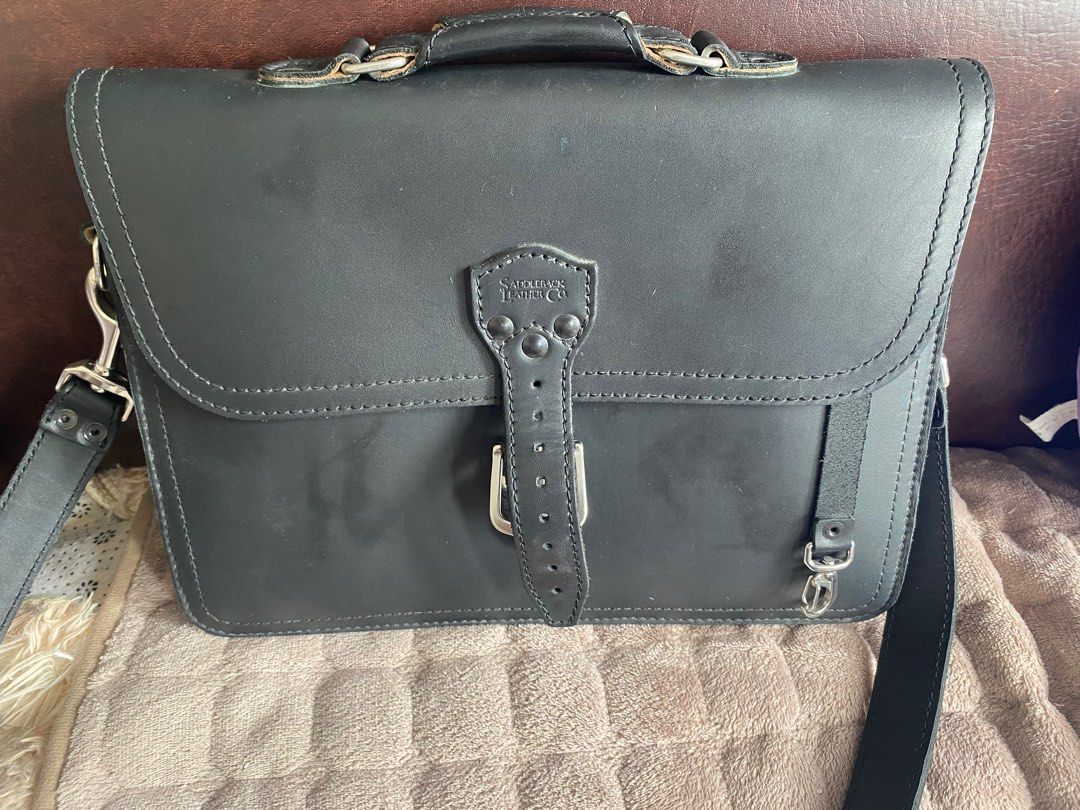 Saddleback Leather Co. Messenger Bag (Category: Briefcases) located in Batangas. Submitted by calcifer_06 (Listing ID 1396291243, Image 2). Description: Selling my saddleback leather 100yrs warranty in saddleback site .