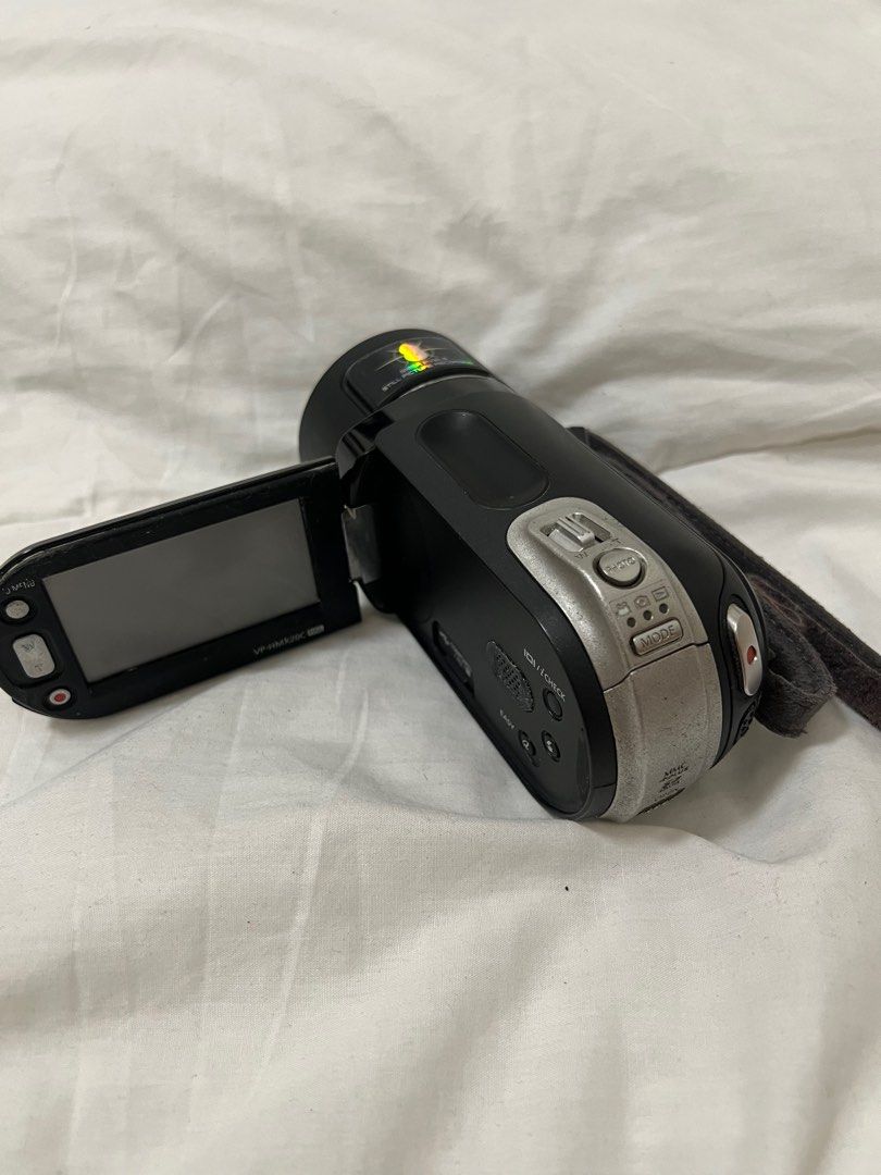 Samsung Handycam Video Camera (Category: Video Cameras) located in Antipolo. Submitted by sophsooph (Listing ID 1396364158, Image 2). Description: Selling for cheap because it is untested (I lost the battery) But there’s a good chance it’s working perfectly, I’ve had it 3 years only - it’s been stored properly but unused.