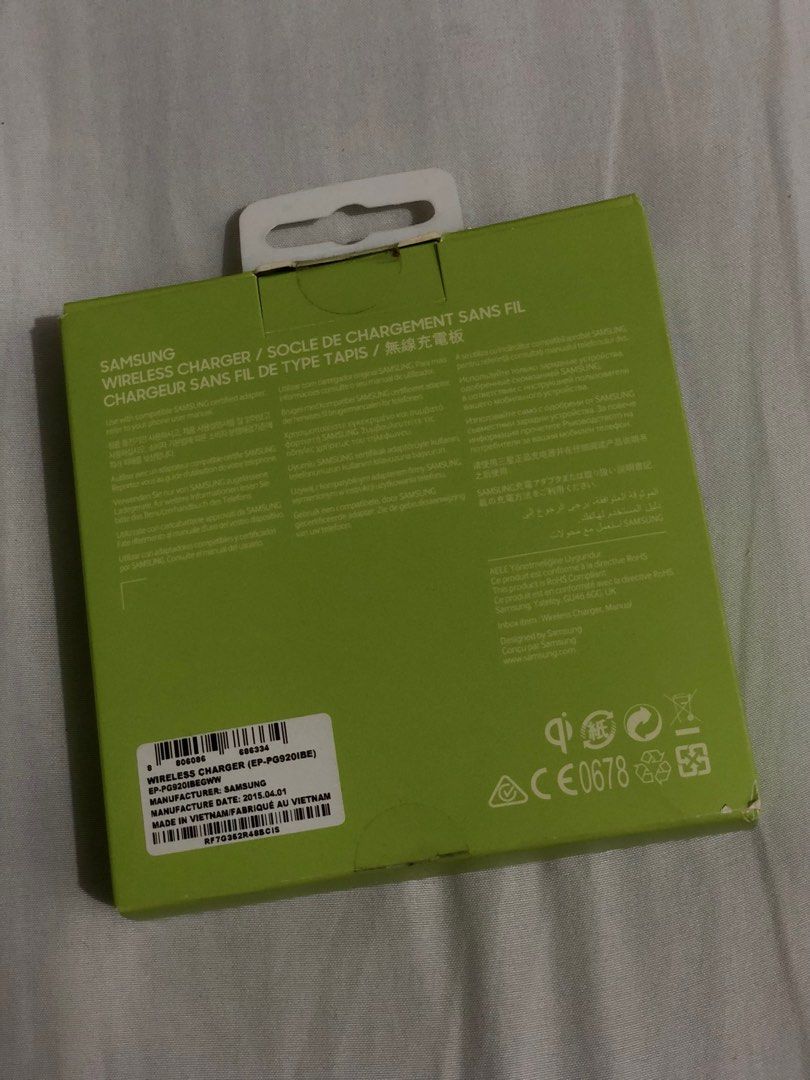 Samsung Wireless Charger (Category: Chargers & Cables) located in Manila. Submitted by shelovedd_ (Listing ID 1396436510, Image 2). Description: .