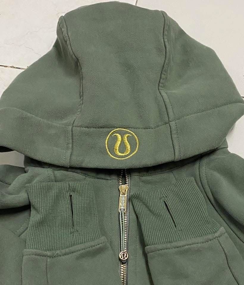 Scuba full Zip Hoodie Grey Eucalyptus Lululemon (Category: Coats, Jackets and Outerwear) located in Manila. Submitted by iammschrvs (Listing ID 1396417408, Image 2). Description: No issue. Good as new. .