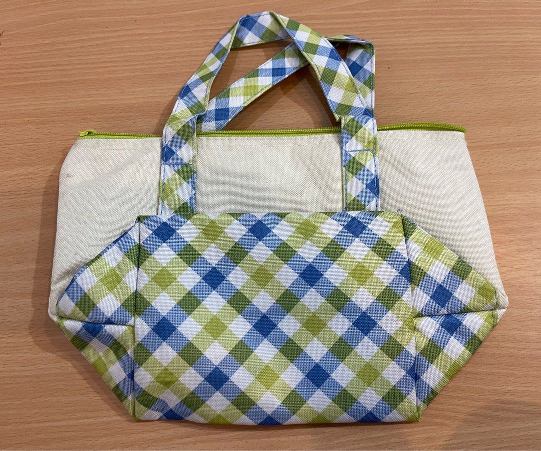 Thermal bag (Category: Food Organization & Storage) located in San Fernando. Submitted by japansurpluselyu (Listing ID 1396330696, Image 2). Description: 11x7.5.