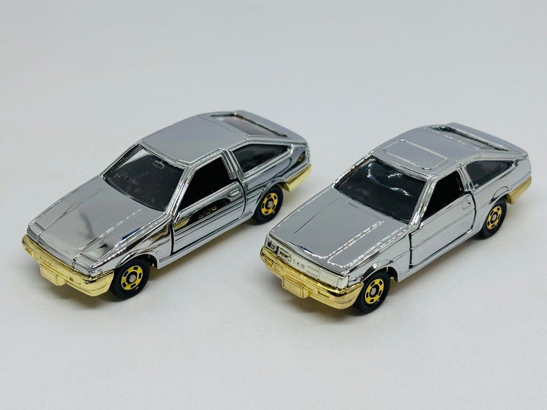 Tomica Tomy Toyota Sprinter Trueno & Corolla Levin AE86