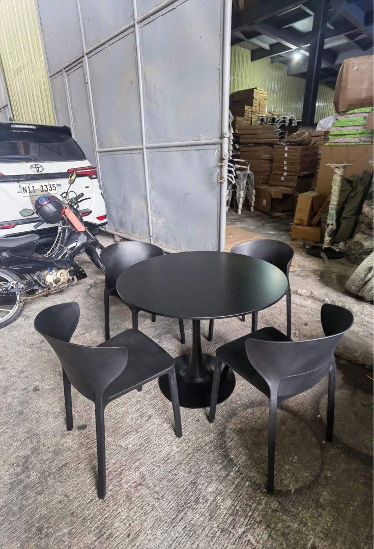 Tulip table and chairs for resto/cafe/dining (Category: Tables & Sets) located in Manila. Submitted by mry_rfl (Listing ID 1396466544, Image 3). Description: .