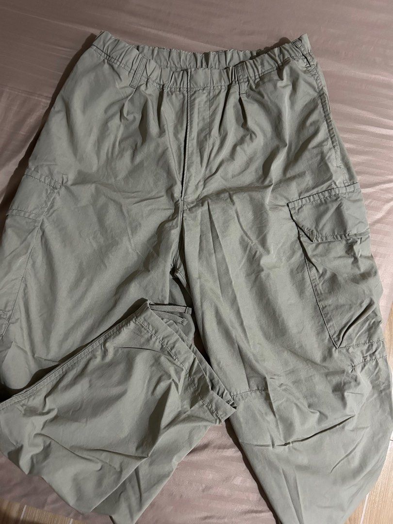 Uniqlo Cargo Pants (Category: Trousers) located in Makati City. Submitted by declutterwjn_ (Listing ID 1396460302, Image 1). Description: - Uniqlo Cargo Pants - Color: Light Green - Used just once cos it’s too big on me - Bought in Uniqlo Japan - Size medium men, will fit loosely for large-XL women.