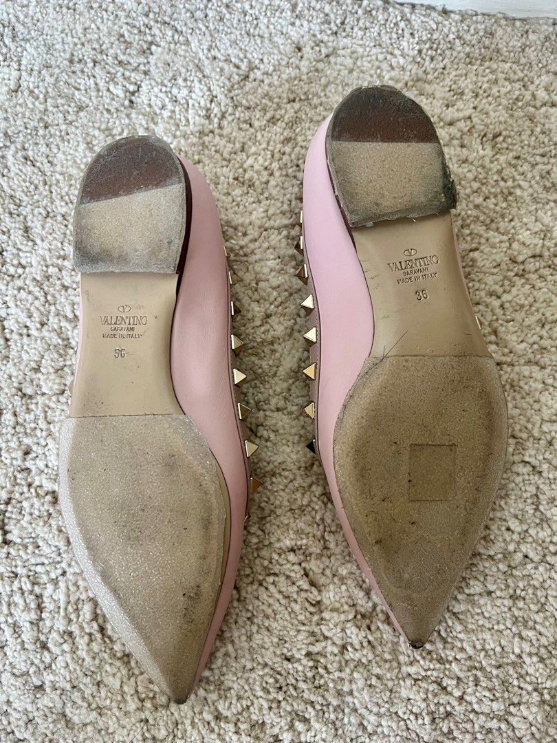 Valentino Rockstud (Category: Flats & Sandals) located in Bulacan. Submitted by shoptodmax (Listing ID 1396297384, Image 3). Description: With Dustbag and Box. Complete.