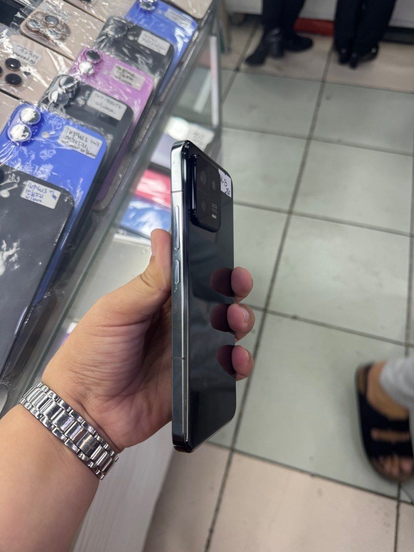 Xiaomi 13 5G 256gb CN FU no issue (Category: Xiaomi) located in San Juan City. Submitted by javedsgadgetshop (Listing ID 1396305574, Image 2). Description: INSTALLMENT OPTIONS : SPAY LATER / GGIVES / CREDIT CARD! WE BUY AND SELL SO PWEDE MAGBINTA OR SWAP ! Quick Specs : 💵 Xiaomi 13 5G •256gb •CN Variant •Good batt health •Factory Unlock •95% Smoothness •No hidden issue | No Repaired •100% Authentic | Not Refurbished •w/ OEM Charger & store warra