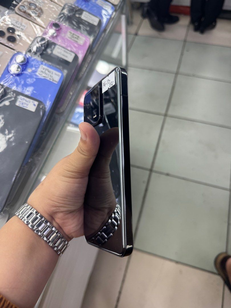 Xiaomi 13 5G 256gb CN FU no issue (Category: Xiaomi) located in San Juan City. Submitted by javedsgadgetshop (Listing ID 1396305574, Image 3). Description: INSTALLMENT OPTIONS : SPAY LATER / GGIVES / CREDIT CARD! WE BUY AND SELL SO PWEDE MAGBINTA OR SWAP ! Quick Specs : 💵 Xiaomi 13 5G •256gb •CN Variant •Good batt health •Factory Unlock •95% Smoothness •No hidden issue | No Repaired •100% Authentic | Not Refurbished •w/ OEM Charger & store warra