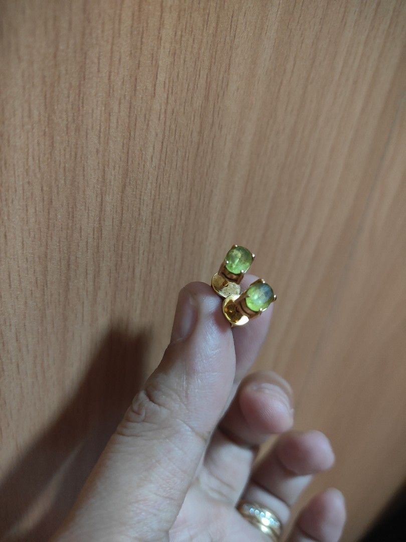 18K REAL GOLD W/BIRTH STONE (Category: Earrings) located in Antipolo. Submitted by aphroditebeautycollection (Listing ID 1396639792, Image 1). Description: Pawnable 18K Real Gold w/ BirthStone Bought it for 18,200 selling for 15,400 slightly nego RFS: URGENTLY NEED CASH.