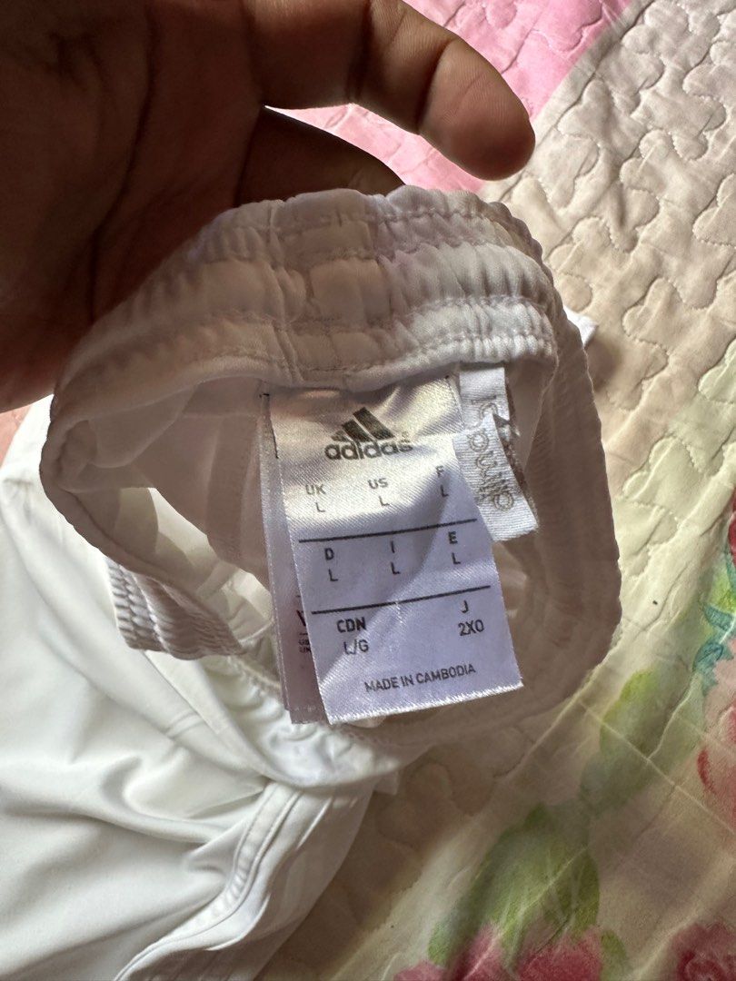 Adidas Climacool Running Short (Category: Shorts) located in San Jose. Submitted by custodiokhen (Listing ID 1396495230, Image 3). Description: Size on tag L W 32-40 L 18 1/2 Need wash Crack Climacool Prints on the back.