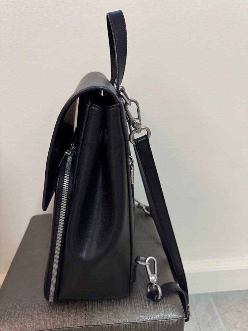 Backpack (Category: Backpacks) located in Singapore. Submitted by nicolim (Listing ID 1396476941, Image 4). Description: .