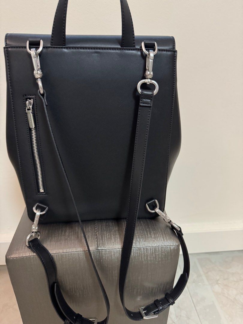 Backpack (Category: Backpacks) located in Singapore. Submitted by nicolim (Listing ID 1396476941, Image 3). Description: .