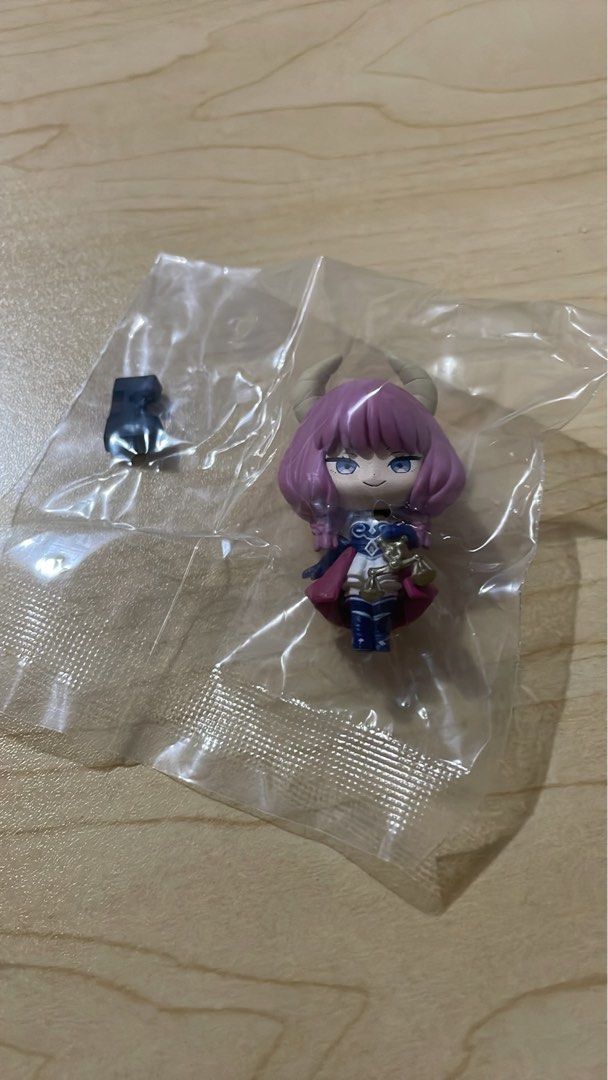 Bandai Gashapon Frieren Aura (Category: Designer & Blind Box Toys) located in Marikina City. Submitted by amielzeus (Listing ID 1396579285, Image 3). Description: Brand new and original Bandai Gashapon Frieren - Aura.