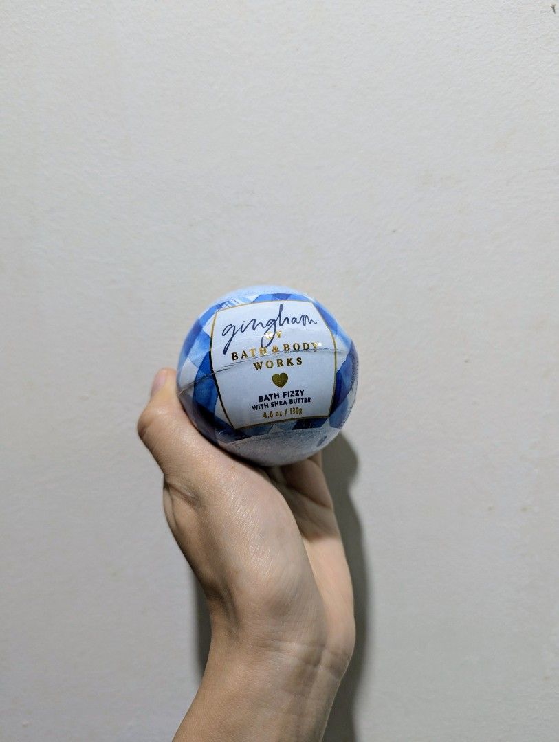 Bath and Body Works bath bomb (Category: Bath) located in Davao. Submitted by betty_2013 (Listing ID 1396648839, Image 1). Description: authentic sealed.