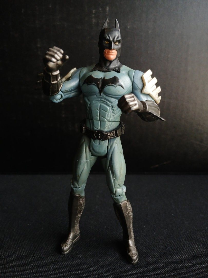Batman Begins Roto Blade Batman Figure (Category: Figurines & Statues) located in Muntinlupa City. Submitted by themarvelwatcher (Listing ID 1396542897, Image 1). Description: (Pls. read/agree to all details before inquiring/transacting. A PM means you've agreed to all terms/conditions. Thank you so much 😀) This figure was originally from the 2005 Mattel Batman Begins toy line -Loose/As Is/WYSIWYG -Good joints -Has slight paint chips and discolo