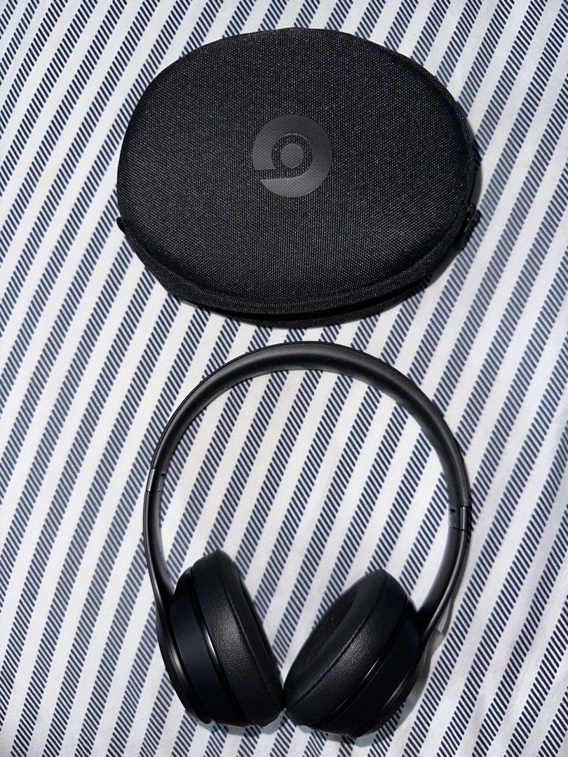 Beats Solo 3 (Category: Headphones & Headsets) located in Mandaluyong City. Submitted by czaristore (Listing ID 1396495551, Image 1). Description: *with minimal scratches *no box and charger .