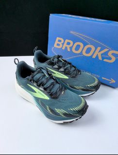 (Category: ) located in . Submitted by khai.uasneakers (Listing ID 1396621137, Image 1). Description: .