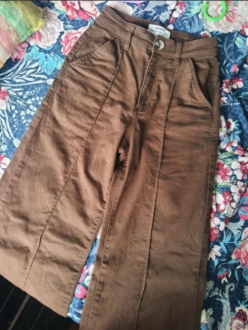 Brown Wide Leg Jeans (Category: Jeans) located in Quezon City. Submitted by mikaaaaachu (Listing ID 1396546424, Image 3). Description: LP not auth Size 24 Used a few times only Length: 41 inches Rfs: gained weight.