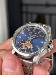 (Category: ) located in . Submitted by luu-vintagewatch (Listing ID 1396662013, Image 1). Description: .