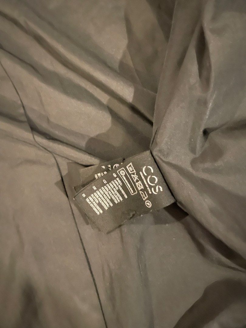 COS Men Bomber Jacket (Navy Blue) (Category: Coats, Jackets and Outerwear) located in Tarlac. Submitted by johnjohnjohn23 (Listing ID 1396480227, Image 3). Description: Free shipping Worn 5 times maximum. Needs washing only. See photos for dimensions Size S fit M.