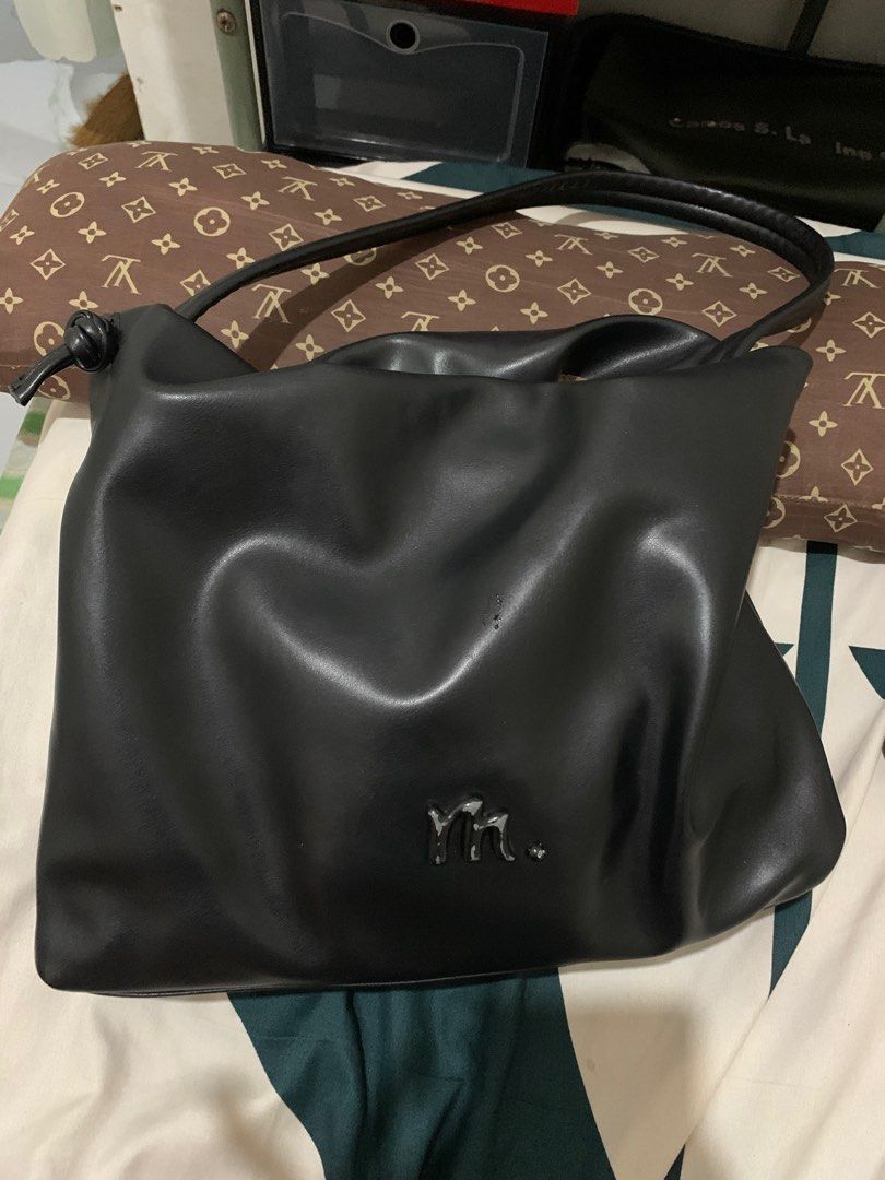 Danica bag - Mossdom (Category: Tote Bags) located in Manila. Submitted by _prettyp (Listing ID 1396565081, Image 2). Description: Lightly used, can fit your office things MOD - Gcash or paymaya Buyer will shoulder the shipping fee .
