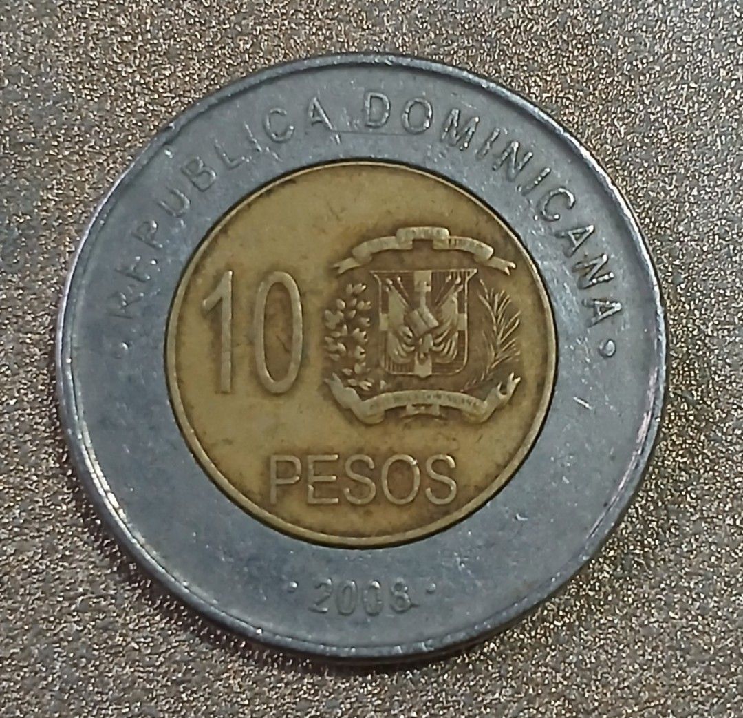 Dominican republic 2008 10 pesos (Category: Currency) located in Lipa City. Submitted by MAGBABALOT7 (Listing ID 1396536605, Image 2). Description: 27 mm in diameter brass center in copper nickel ring.