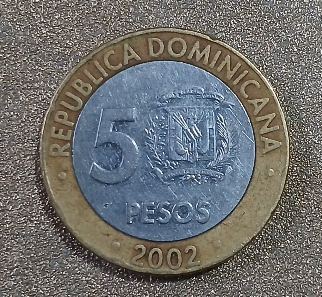 Dominican Republic 5 peaos 2002 (Category: Vintage Collectibles) located in Lipa City. Submitted by MAGBABALOT7 (Listing ID 1396538100, Image 2). Description: magnetic..stainless stewl 23 mm in diameter.