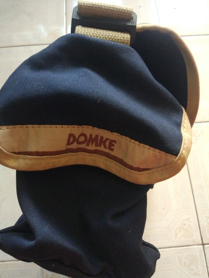 Domke Camera Bag (Category: Camera Bags & Carriers) located in Pasay City. Submitted by denimdude.ph (Listing ID 1396661162, Image 3). Description: made in USA rust on hardwares.
