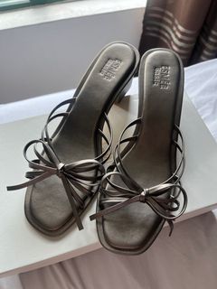 (Category: ) located in . Submitted by irdinascloset (Listing ID 1396521541, Image 1). Description: .