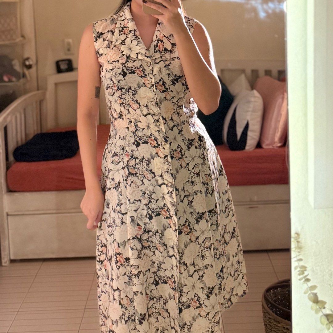 Floral dress (Category: Dresses) located in Valenzuela. Submitted by mango____ (Listing ID 1396622744, Image 1). Description: S-M.
