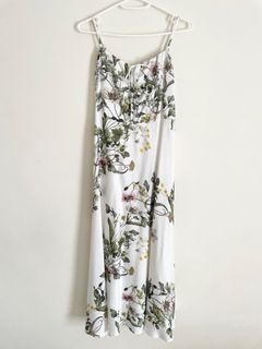 (Category: ) located in . Submitted by prettyclosetsale (Listing ID 1396516119, Image 1). Description: .