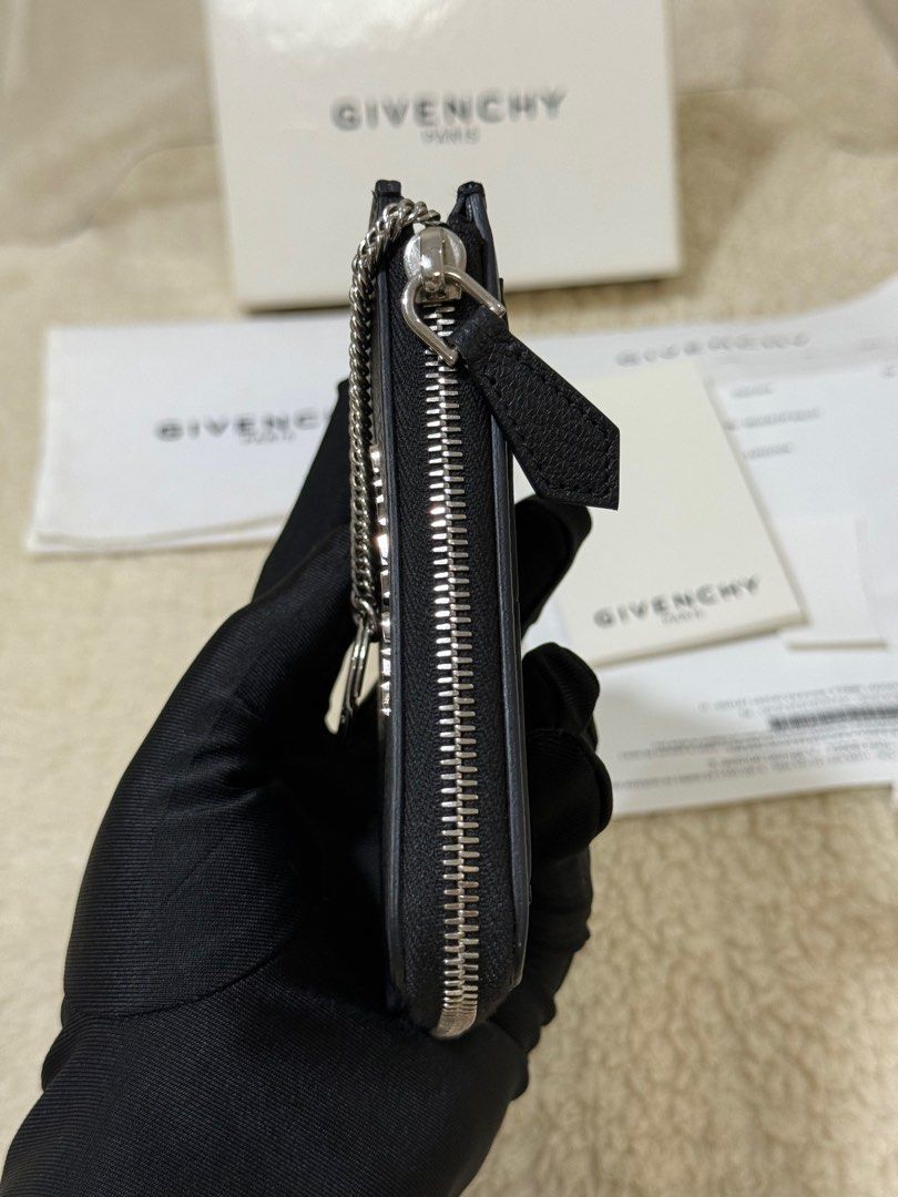 Givenchy Coin Card Holder Black 🖤 (Category: Luxury Bags & Wallets) located in Quezon City. Submitted by nics. (Listing ID 1396515103, Image 3). Description: Givenchy Coin Card Holder in Black 🖤 100% Guaranteed Authentic & Brandnew from Italy Europe Italy 🇮🇹🖤 3x Moneyback guarantee if proven fake 💯 Slightly nego po 🖤.