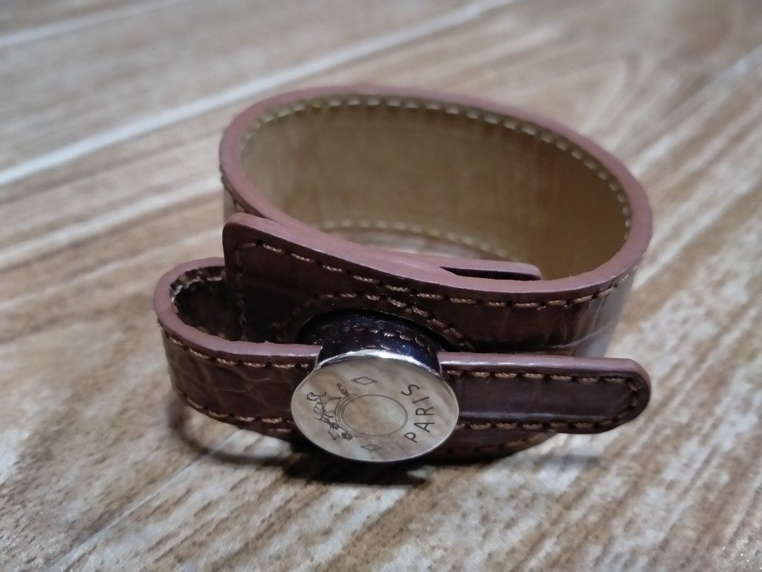 HERMES LEATHER BRACELET (Category: Luxury Accessories) located in Cabuyao City. Submitted by Bike_Clothing10 (Listing ID 1396605520, Image 1). Description: READ FIRST... FOR SALE: HERMES LEATHER BRACELET Excellent Condition Looks New Dimes: 2.8 x 20.3 cm PRICE: 3K + SF -NO COD/COP- PICK UP OR SHIPPING ONLY LOCATION: Cabuyao Laguna PM FOR INQUIRIES.. -Thanks-.
