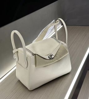 （分類：）位於 。 由 byebyebags 提交（商品編號 1396596981，圖片 1）。簡介： 。