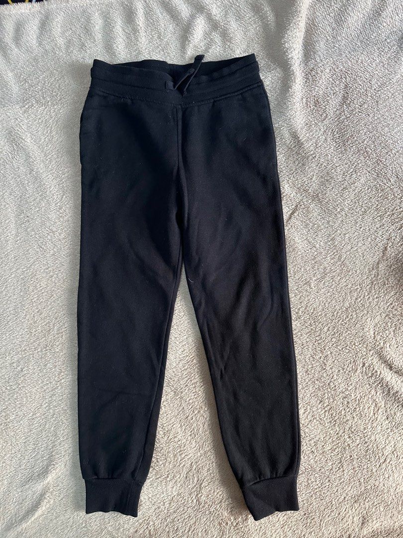 H&M jogger kids cotton (Category: Other Bottoms) located in Manila. Submitted by sonandaughter (Listing ID 1396539572, Image 1). Description: Size posted. Price firm. Please zoom in pictures to check. Lets not waste each other’s time. Motorcycle courier shouldered and booked by buyer or pick up . No holes no stains no rips. Flaws will be disclosed if there is. Thank you .