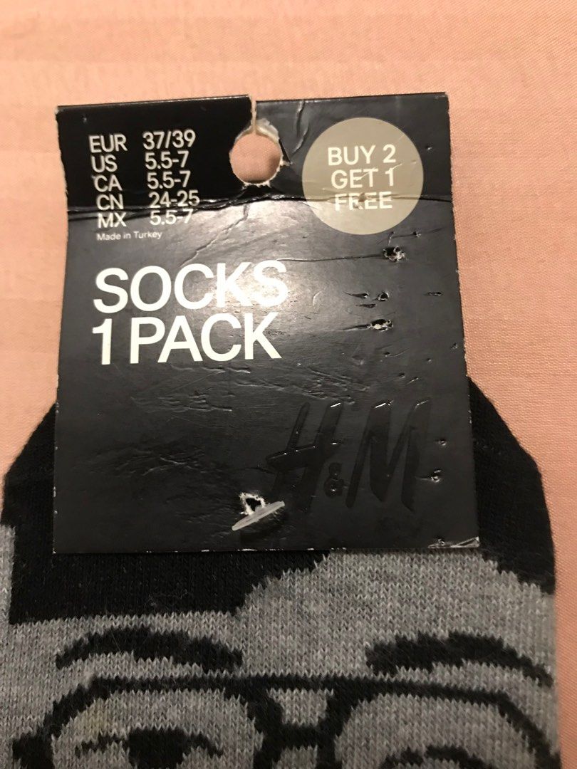 H&M socks (Category: Socks) located in Manila. Submitted by freshlemon58885 (Listing ID 1396663351, Image 2). Description: Brand new.