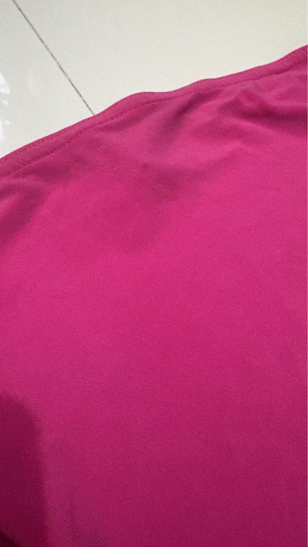 Hot Pink Tube Top (Category: Sleeveless) located in Los Banos. Submitted by ddn_07 (Listing ID 1396583053, Image 2). Description: - Details Trading pink strapless top - Size: M - Color: Vibrant pink - Fabric: Smooth - Versatile for casual and dressy outfits - this is so cute!! but so big on me, can wear it as a mini skirt lol.