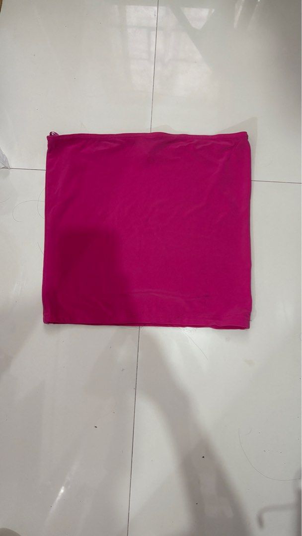 Hot Pink Tube Top (Category: Sleeveless) located in Los Banos. Submitted by ddn_07 (Listing ID 1396583053, Image 3). Description: - Details Trading pink strapless top - Size: M - Color: Vibrant pink - Fabric: Smooth - Versatile for casual and dressy outfits - this is so cute!! but so big on me, can wear it as a mini skirt lol.
