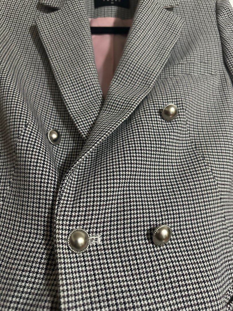 Houndstooth Blazer (Category: Coats, Jackets and Outerwear) located in Quezon City. Submitted by teetharejade (Listing ID 1396529871, Image 3). Description: Houndstooth Blazer With pink lining and silver buttons Size: small to semi medium (see last photo for measurement) Bought in Korea Rfs: letting go of some blazers since i have too many ☺️.