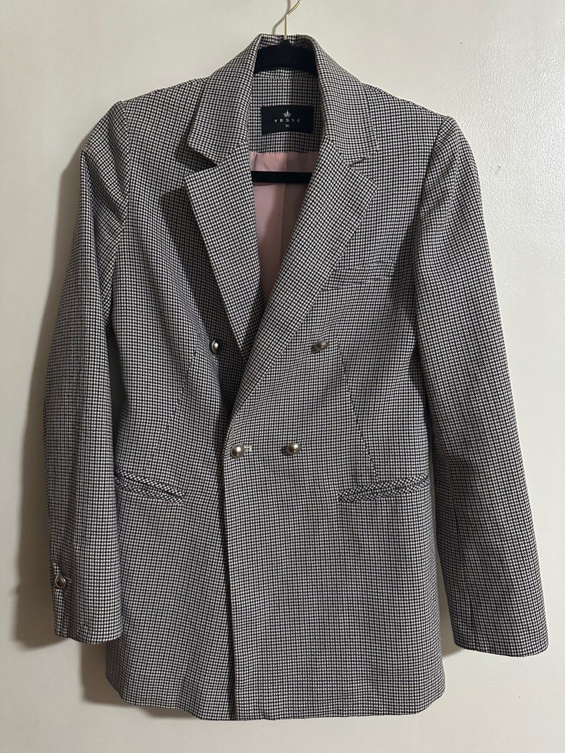 Houndstooth Blazer (Category: Coats, Jackets and Outerwear) located in Quezon City. Submitted by teetharejade (Listing ID 1396529871, Image 1). Description: Houndstooth Blazer With pink lining and silver buttons Size: small to semi medium (see last photo for measurement) Bought in Korea Rfs: letting go of some blazers since i have too many ☺️.