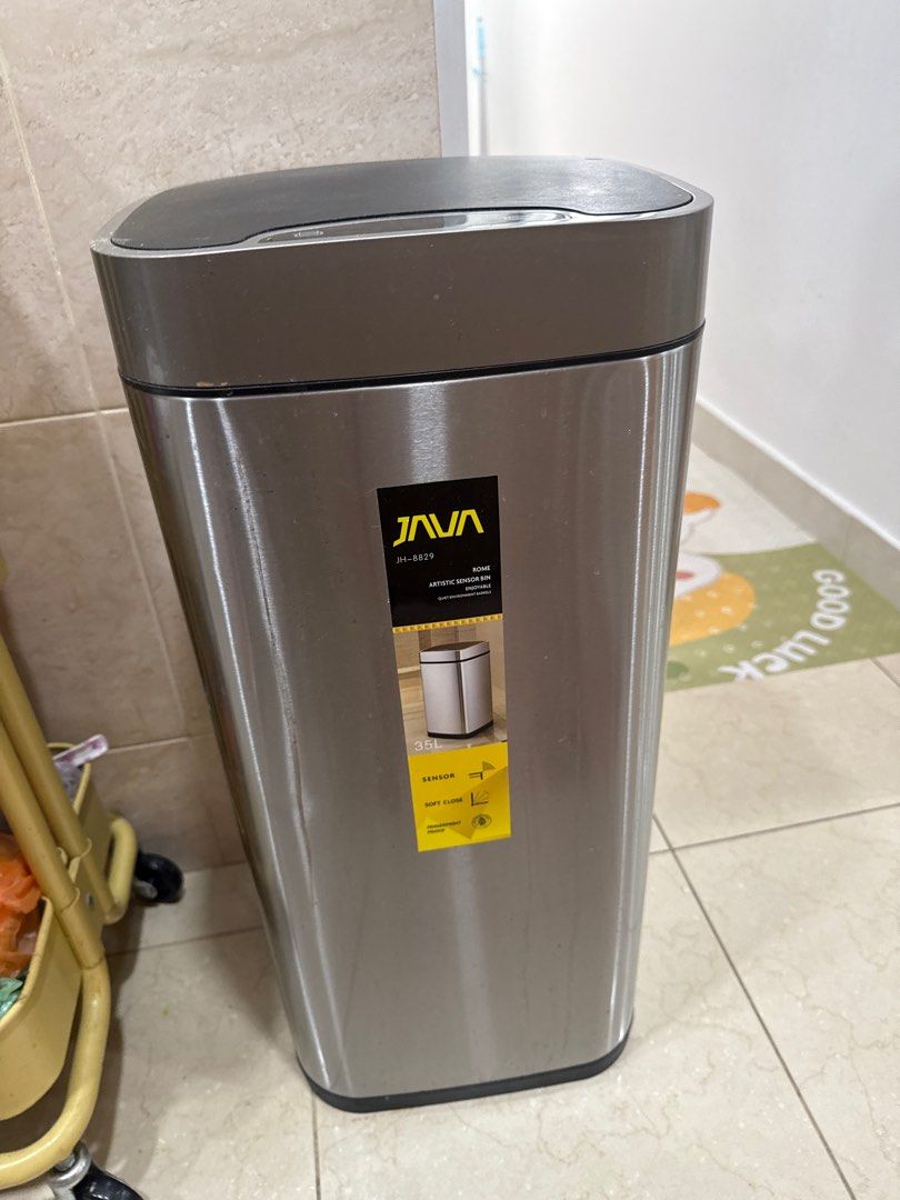 JAVA 50L Automatic Sensor Trash Can (Category: Waste Bins & Bags) located in Singapore. Submitted by chocobananas (Listing ID 1396484486, Image 1). Description: - JAVA 50L automatic sensor trash can - Sleek stainless steel design - Hands-free operation - Minor cosmetic wear - Perfect for kitchen or office.