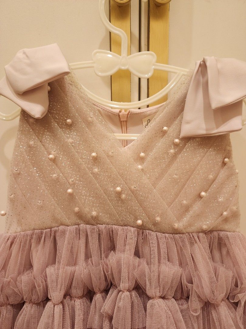 laila & lyra clara dress (Category: Babies & Kids Fashion) located in Manila. Submitted by wardrobemanila (Listing ID 1396609394, Image 3). Description: used once for photo shoot only laiya and Lyra clara dress size 1T almost new, used for shoot only. no issues at all grabe super ganda selling low from original price. sulit na ksi parang brand new pa rin to, use lang sa photoshoot meron din ako ganito size 5T, ksi i have 2 daughter rfs: declutter
