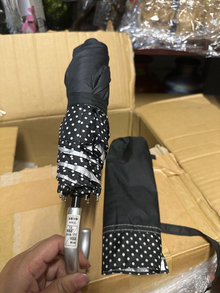 Manual foldable uv umbrella with case (Category: Umbrellas) located in Antipolo. Submitted by queens.collections (Listing ID 1396491155, Image 3). Description: Skukl10xx.