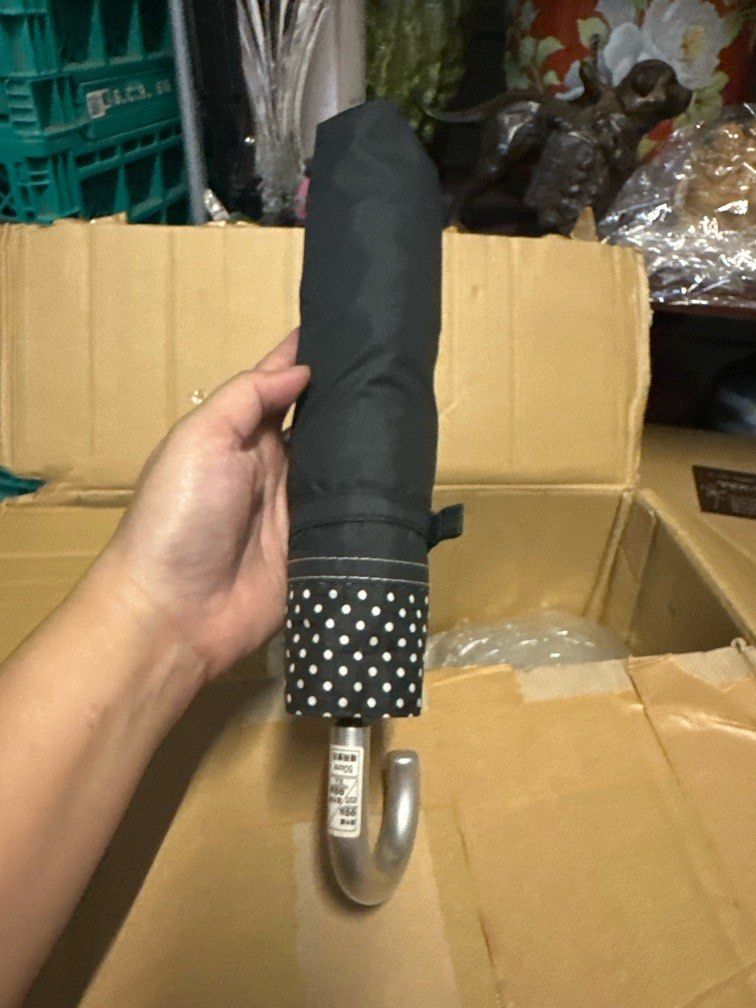 Manual foldable uv umbrella with case (Category: Umbrellas) located in Antipolo. Submitted by queens.collections (Listing ID 1396491155, Image 1). Description: Skukl10xx.