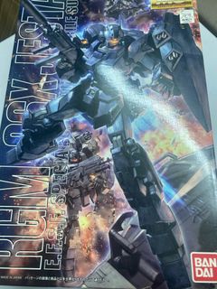 Three A 3A exclusive inspiration model Zaku gundam x Ashley wood