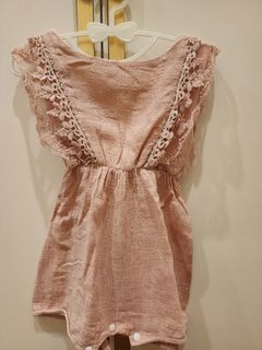(Category: ) located in . Submitted by wardrobemanila (Listing ID 1396605481, Image 1). Description: .