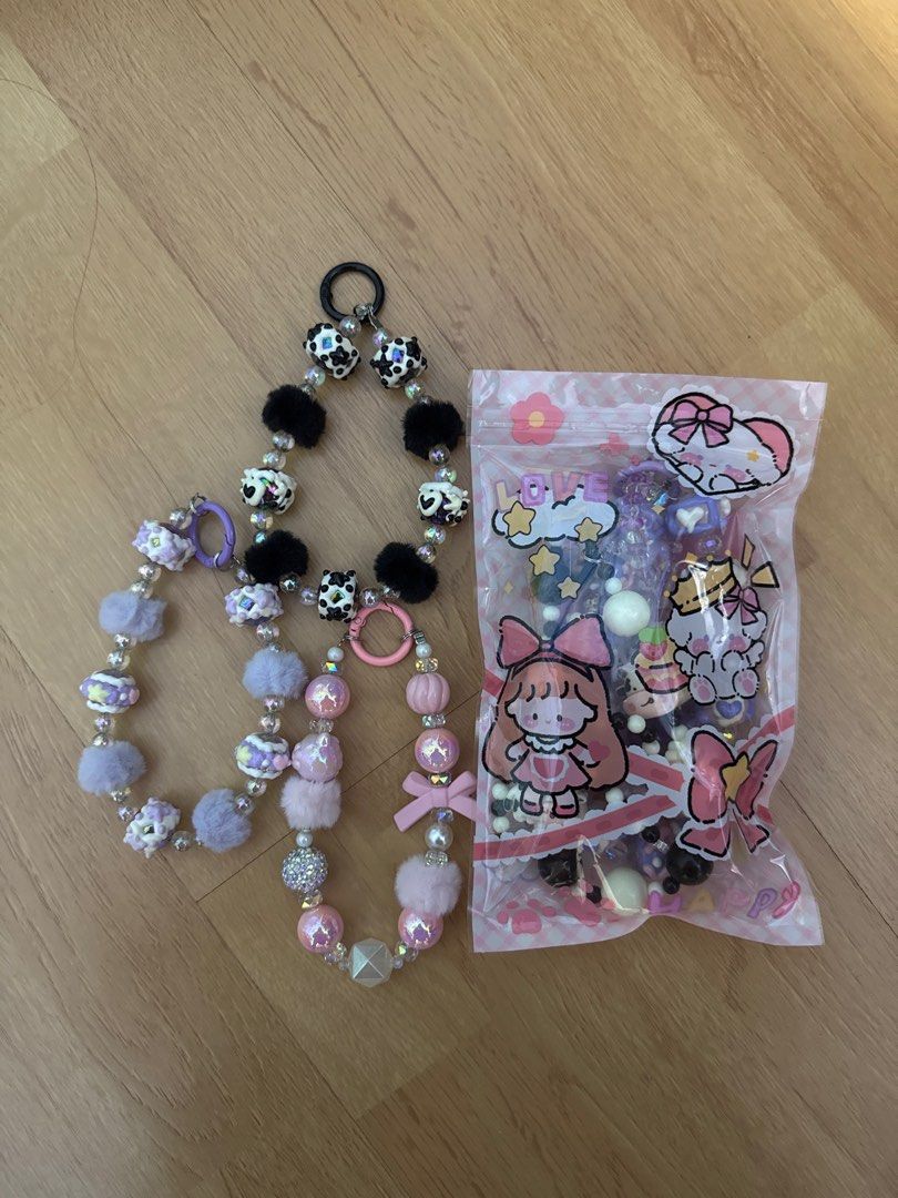 phone keychains (Category: Necklaces) located in Singapore. Submitted by wolfiee_xdd (Listing ID 1396615413, Image 1). Description: condi 10/10 (all) my convi only price can nego pm for more.