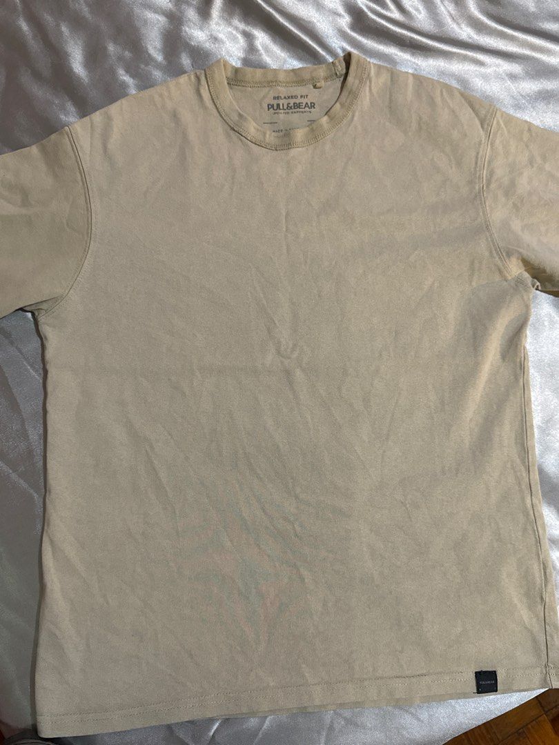 PULL&BEAR Mens Relaxed Fit Shirt (Category: Shirts) located in Cainta. Submitted by deynamaree (Listing ID 1396538128, Image 1). Description: PULL&BEAR Mens Relaxed Fit Shirt ୨ৎ Color: Beige / Size: XS ୨ৎ Used Twice ୨ৎ RFS: Decluttering ୨ৎ MOP: GCash / Gotyme.