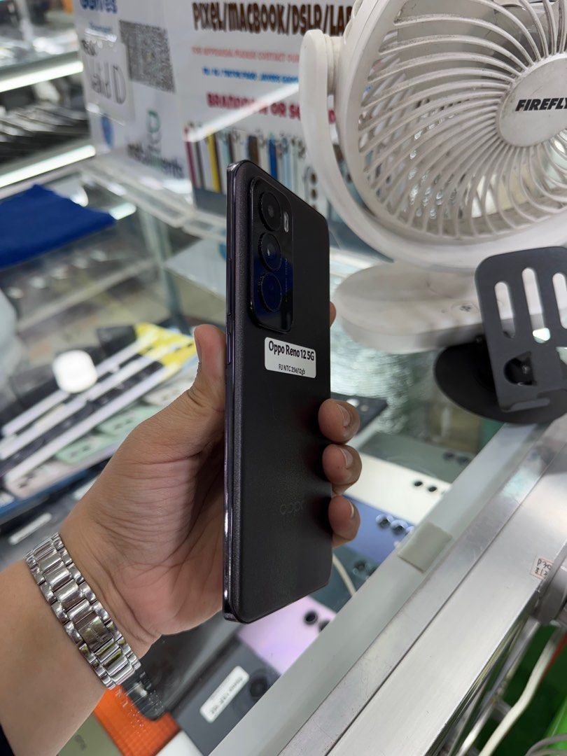 Realme GT 7T 256gb FU NTC (Category: Realme) located in San Juan City. Submitted by javedsgadgetshop (Listing ID 1396578718, Image 2). Description: INSTALLMENT OPTIONS : SPAY LATER / GGIVES / CREDIT CARD! WE BUY AND SELL SO PWEDE MAGBINTA OR SWAP ! Quick Specs : 18,500 💵 Realme GT 7T •256gb •NTC Variant •Good batt health •Factory Unlock •98% Smoothness •No hidden issue | No Repaired •100% Authentic | Not Refurbished •w/ Box Charger & store warra