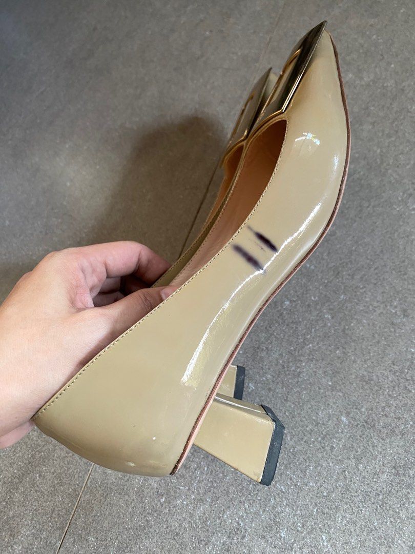 Roger Vivier Patent Leather Pumps (Category: Heels) located in Butuan. Submitted by wear.next (Listing ID 1396606526, Image 3). Description: Size 36 No inclusion Issue: stains .