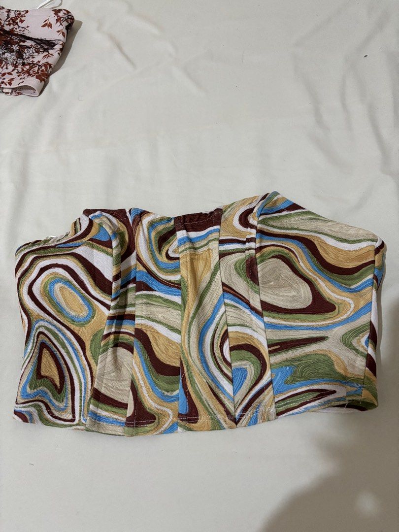 SHEIN Printed Corset Top - Medium (Category: Others Tops) located in Balanga. Submitted by pmcgee (Listing ID 1396650463, Image 1). Description: - SHEIN corset top - Size: Medium - Design: Printed - Closure: Back zipper - Colors: Brown, green, blue, white - Style: Strapless - Material: Polyester and elastane blend.